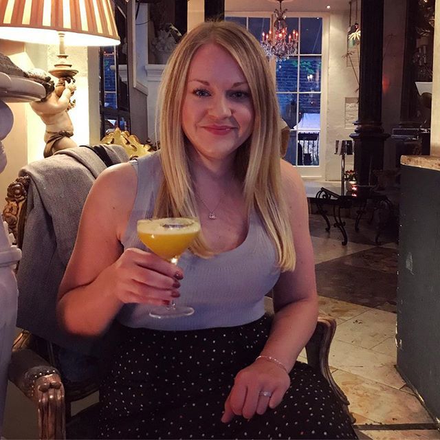 Cocktails in Notting Hill 😄🍸#happydays #girlsday #cheers
#cocktails #nottinghill #london #me ift.tt/2OVlHmp