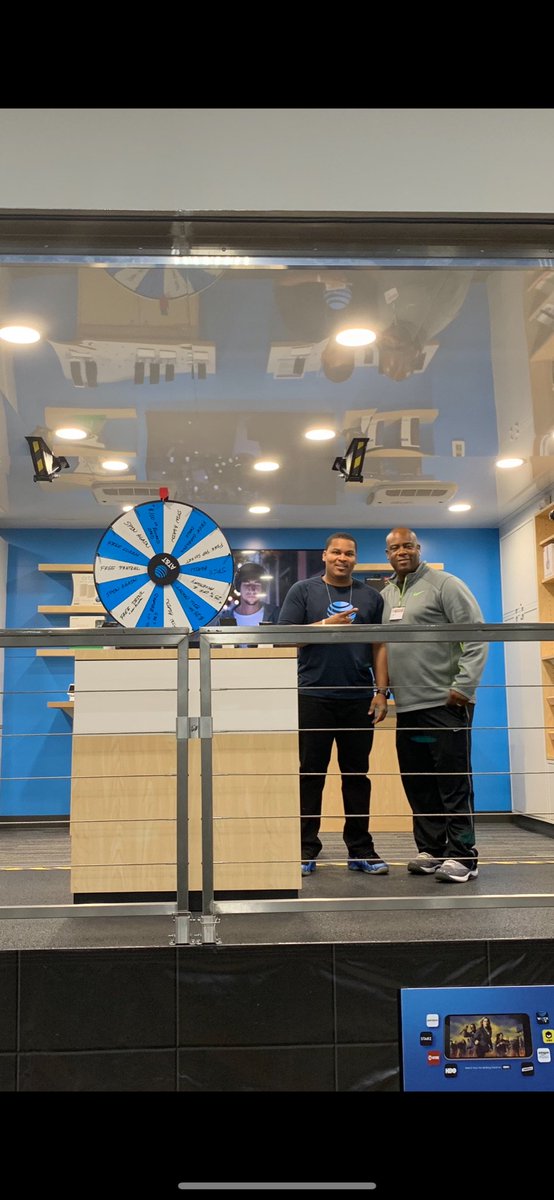 Jdeane_24's tweet photo. Bossman stopped by the #NoviHomeShow to witness the outstanding job @MotorCity_GLM has done! @ATT @DemetrusHayes1 #MobileTeam #Events #TheBest https://t.co/2uYW0Ya8Fk