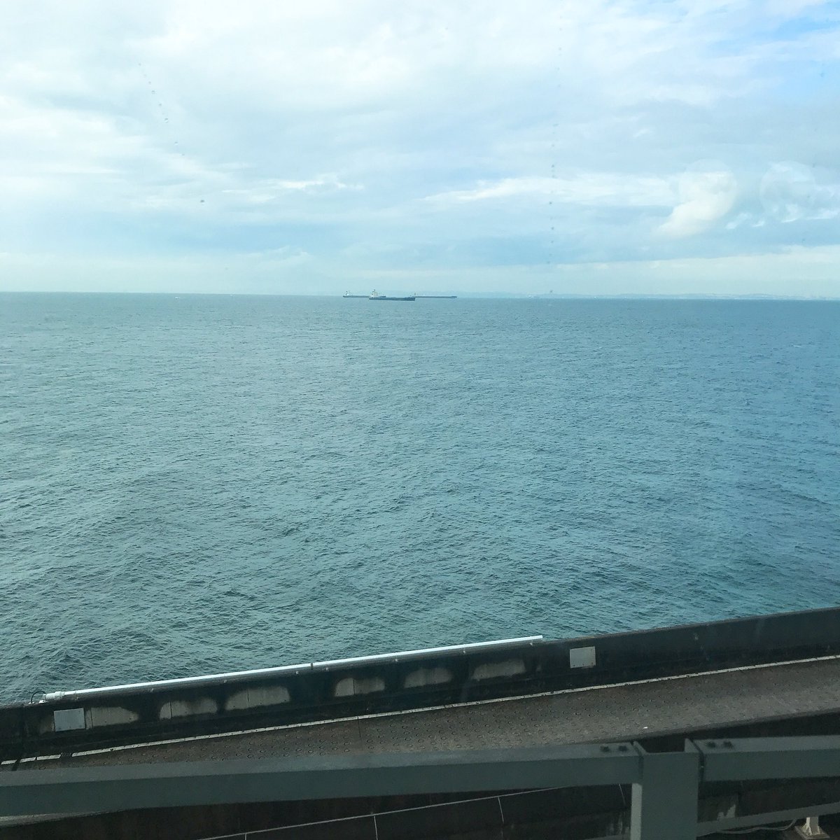 natuuumi's tweet photo. 海ほたるで食べるお弁当さいこー！ https://t.co/RN1fRCSA7T