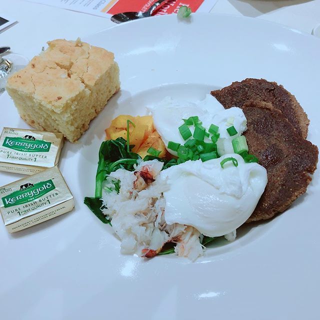 lifestylist's tweet photo. I don’t think I’ll ever be able to enjoy anything buts #kerrygoldbutter again- there is a difference! Our #ldei18 #globalculinary initiative had #acorn cakes with #dungenesscrab - delicious! #dallasdames #ldei #lifestylist #lifestylistlist https://t.co/U6Dbr9Eo0M https://t.co/9KMJdJKntX