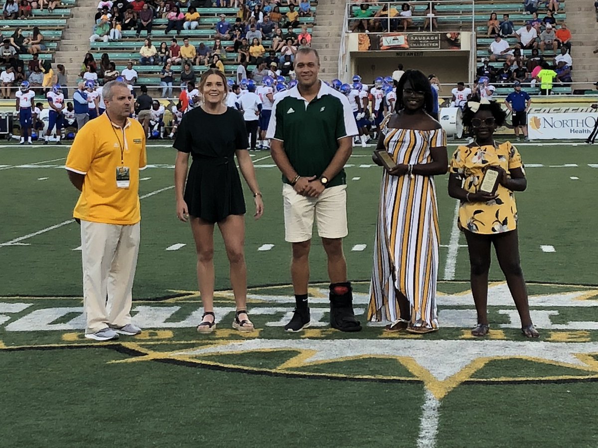 LionUpBaseball's tweet photo. Congrats to our very own Scottie Sanders who was presented TRACC’s Leading Lion Leadership Award during today’s Homecoming football. #LionUp https://t.co/x66z2yxLUQ