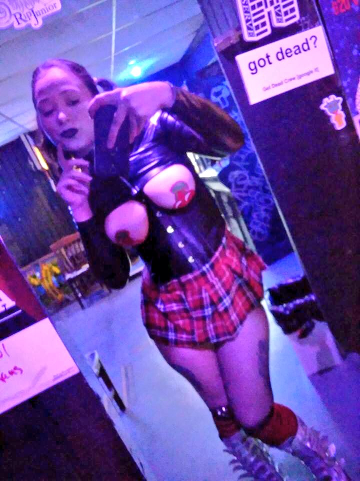 switchyliz's tweet photo. Iβll bet you wish you were invited to this party ... #FinancialDomination #findomme #findoms #Findomme #FinDom #bootsnleather #bootscum #dominatrix #findomprincess #FindomDream #paypiggywanted #paypigneeded #paypigsonly #moneymistress #Moneyslave #humanatm #humanwallet #finsub https://t.co/aK4PmQHuxf