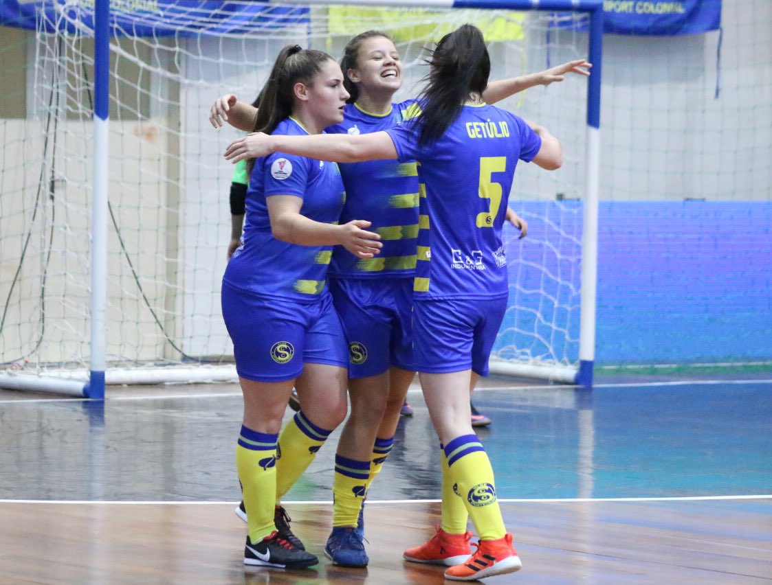 SomosVsSports's tweet photo. #SportColonial derrotó 4-1 a #CDLyon y disputará la final de la #LibertadoresFutsalFemenino ante #LeoasDaSerra de Brasil. #970AM

Fotos: @SportColonial https://t.co/S8PmWGDSGp