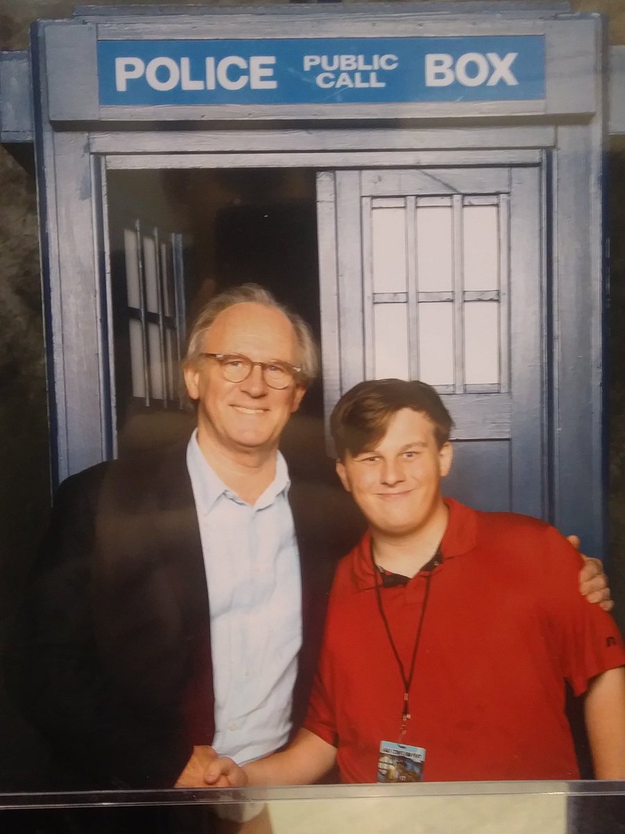 coolboss458's tweet photo. @PeterDavison5 @GCFFBILOXI got to meet the 5th doctor today!!!!! So happy!! https://t.co/UEVu8IFkJJ