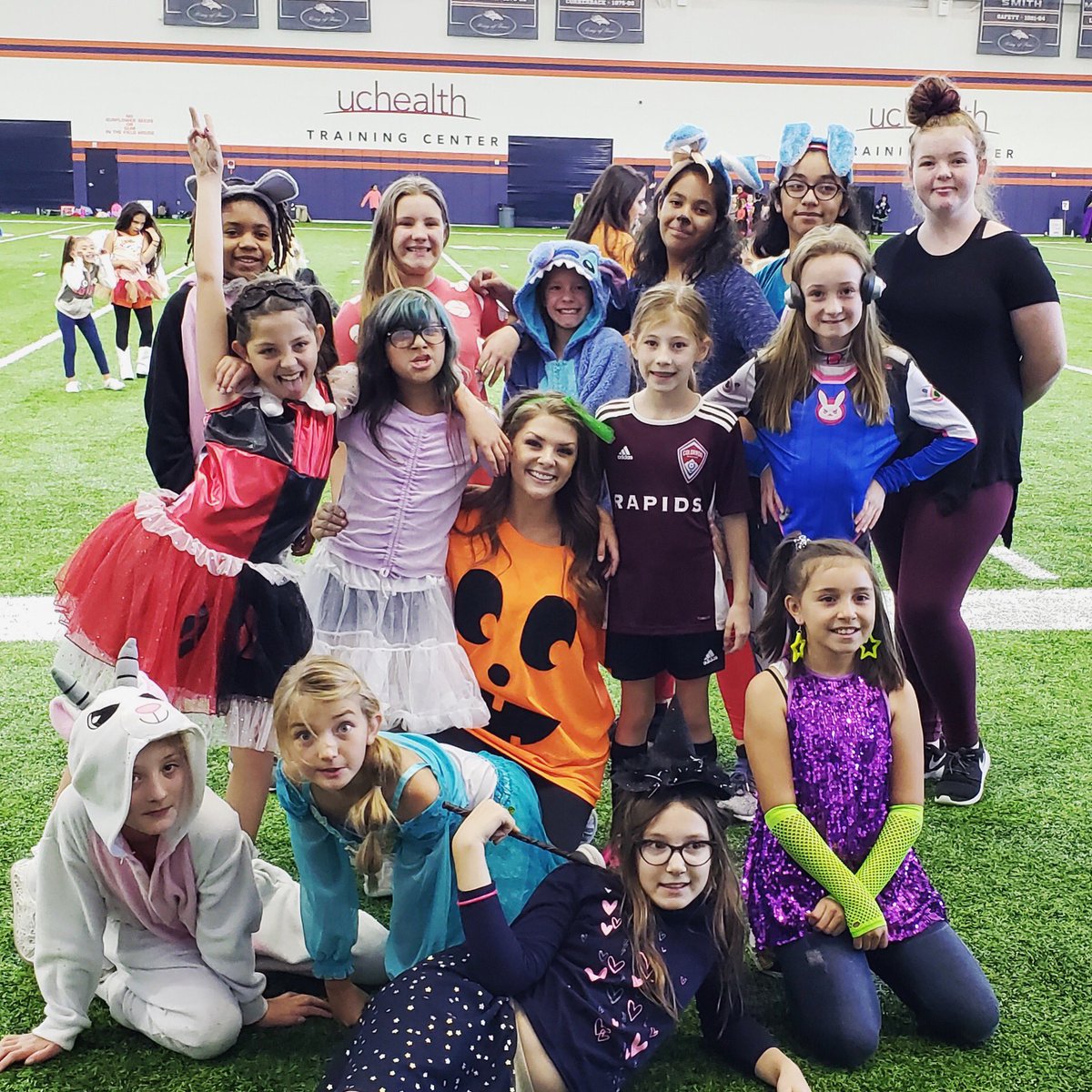 DBC_Lily's tweet image. These rockstars went all out for our Halloween-themed JDBC clinic today! 🎃 We can’t wait to perform for you at pregame tomorrow! #BeatTheRams #JDBC #Squad13 #FutureDBC