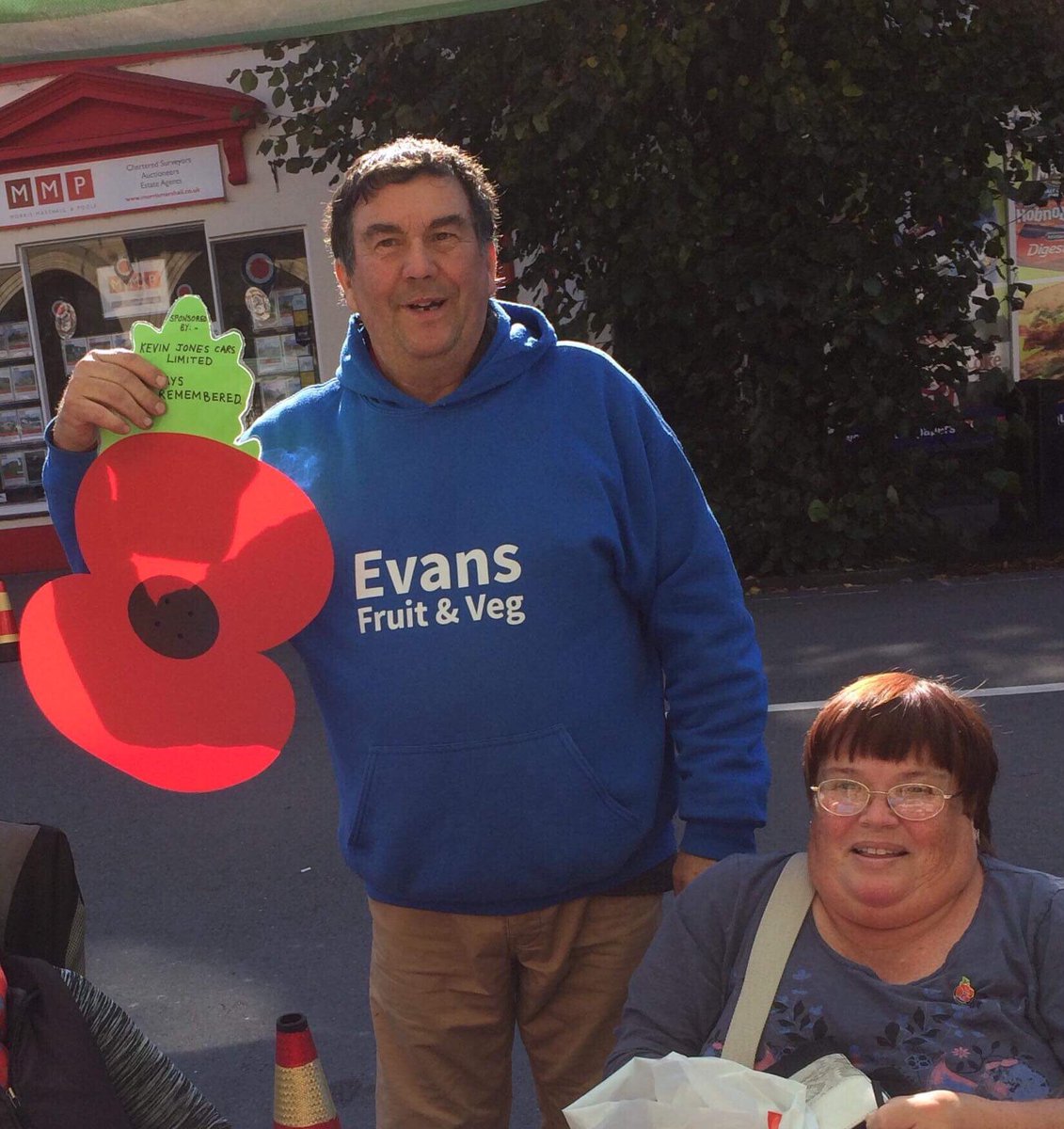trudydavies1964's tweet image. TRADESMEN or SMALL BUSINESSES @LLANIDLOES Plumbers, carpenters, painters, electricians, builders etc SHOW YOUR SUPPORT sponsor one our lamppost Poppy’s, forms @Woosnam &amp;amp; Davies News #TurnTheTownRed #CountdownToPeace #PoppyAppeal #IAA18 @betterRetailing @IAAcademy @Retailexpress