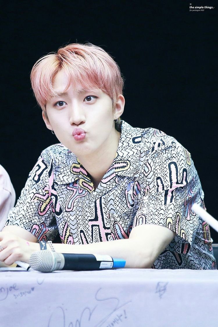 anajunboo's tweet photo. Um bolinho lindo e carismático cheio de amor ❤️ #2YearsWithHui #펜타곤_2universary https://t.co/FTgEw5UB0u