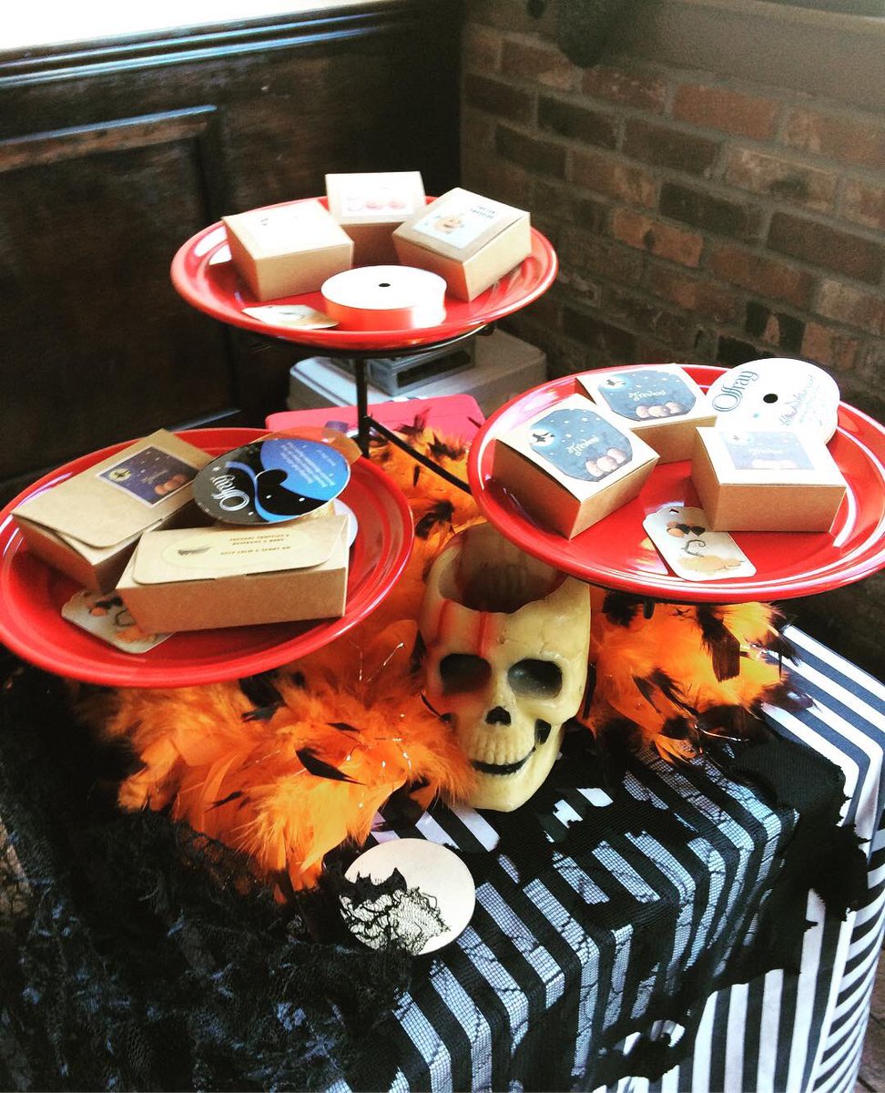 TrevaniTruffles's tweet photo. ���️🎃Getting spooky at Renton Urban Night Market!!@urbanmarketpopup https://t.co/RJ4kpm4fWG