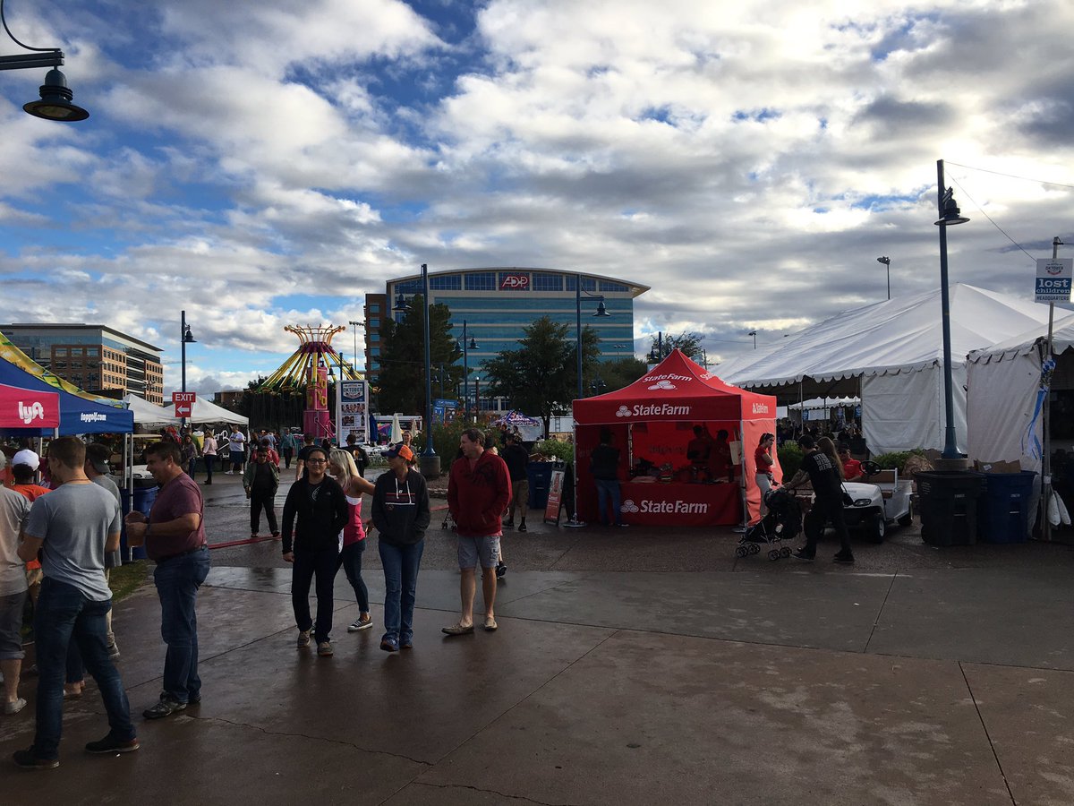 TempePolice's tweet photo. #Oktoberfest2018 is underway at #Tempe Beach Park. The skies have cleared! #CelebrateResponsibly
#FallWeatherFinally https://t.co/VLSmLIbceG