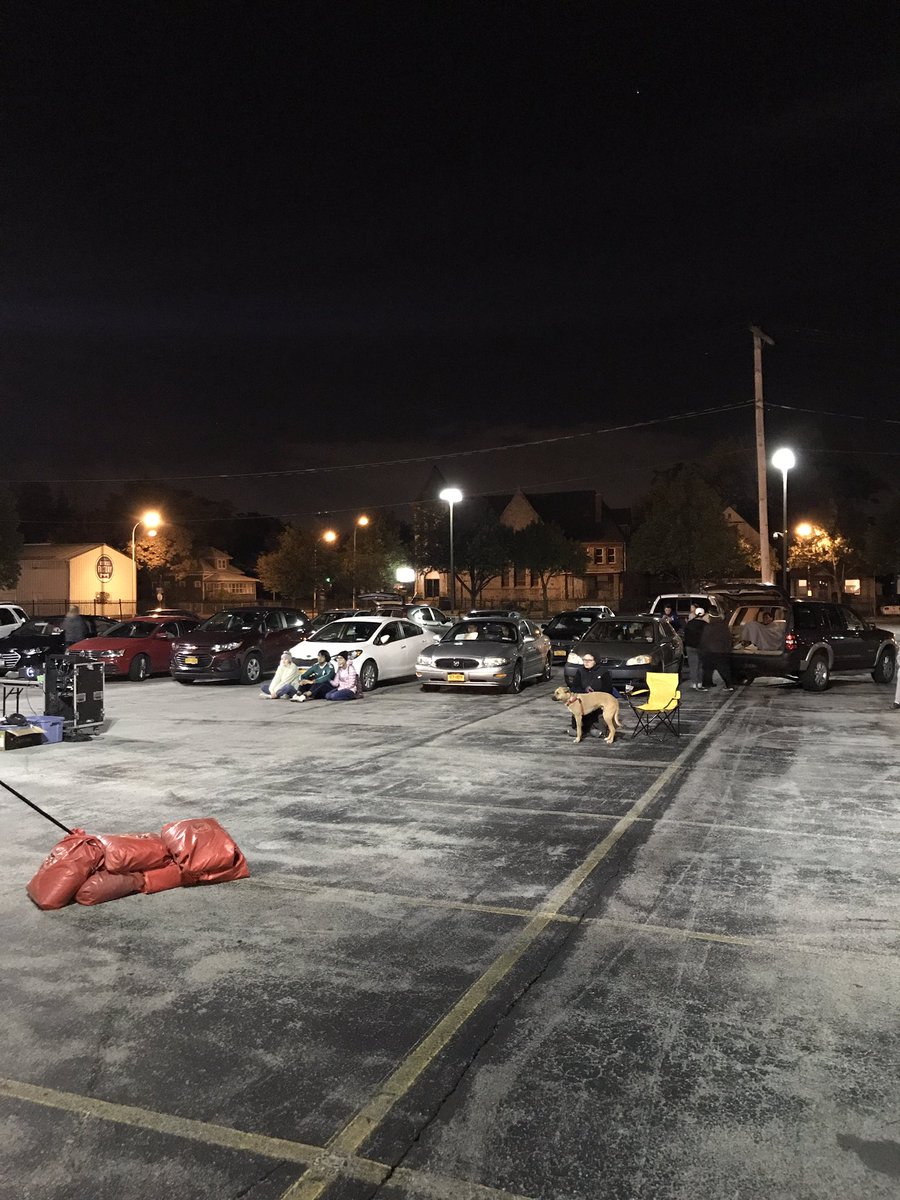 CanisiusLife's tweet photo. HUGE SHOUTOUT TO @CanisiusSPB AND @CSACanisius FOR PUTTING ON TONIGHTS DRIVE IN!!!! https://t.co/8NTnrgkuEk
