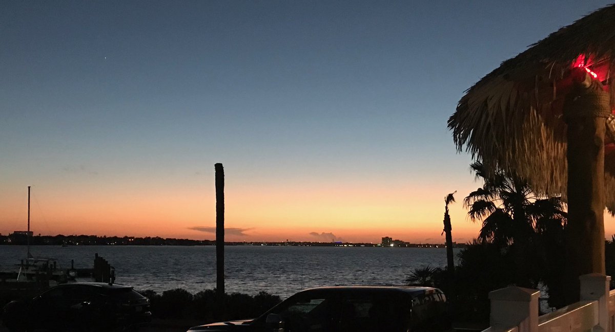 saomiller03's tweet photo. Relaxing night and view! #txfall https://t.co/p1o0JOsq6A