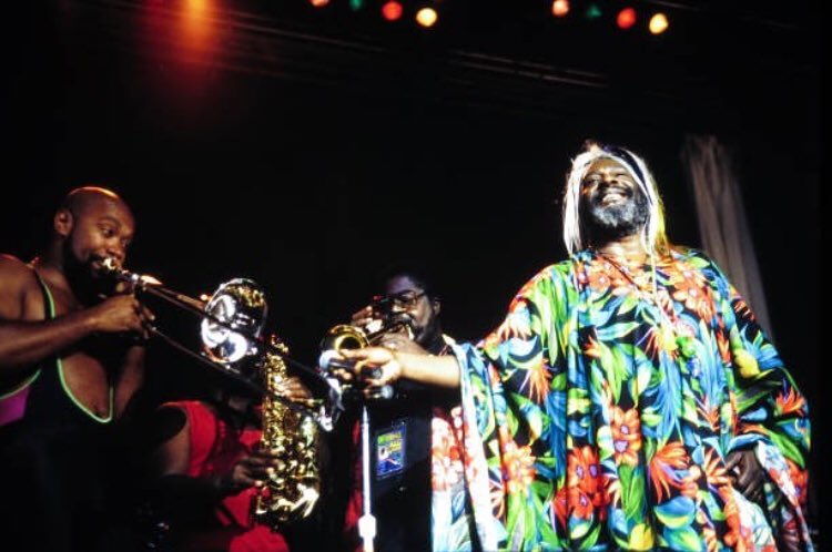FoodVoltage's tweet photo. George Clinton.
Lollapalooza.
Chicago IL.
July 15th 1994. 
#georgeclinton #parliamentfunkadelic #parliament #funkadelic #funk #psychedelicfunk #rock #soul #funkrock #lollapalooza #lollapalooza94 #90s https://t.co/XfII2WXvkG