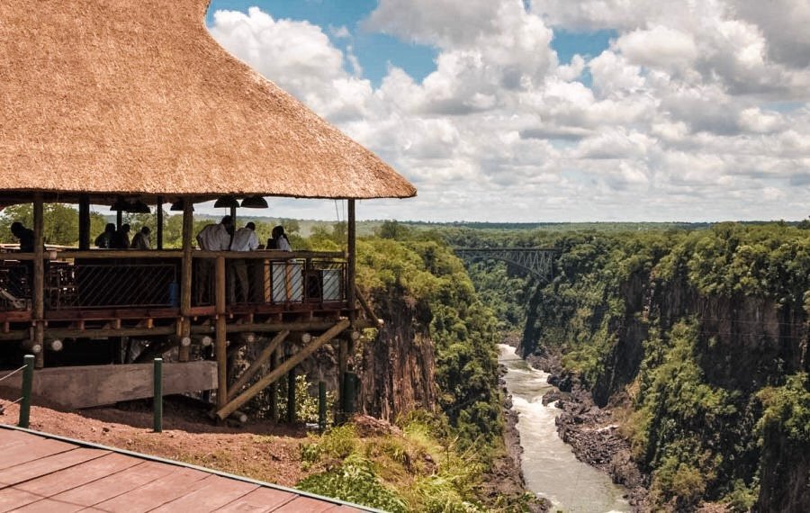 venture_far's tweet photo. Bookend Victoria Falls by starting or ending your African #safari with two nights in these incredible fully inclusive luxury lodges located close to the falls, with all its attractions and activities. #VentureFar
https://t.co/qQxnEaK2FD https://t.co/g7s5sSzgoB