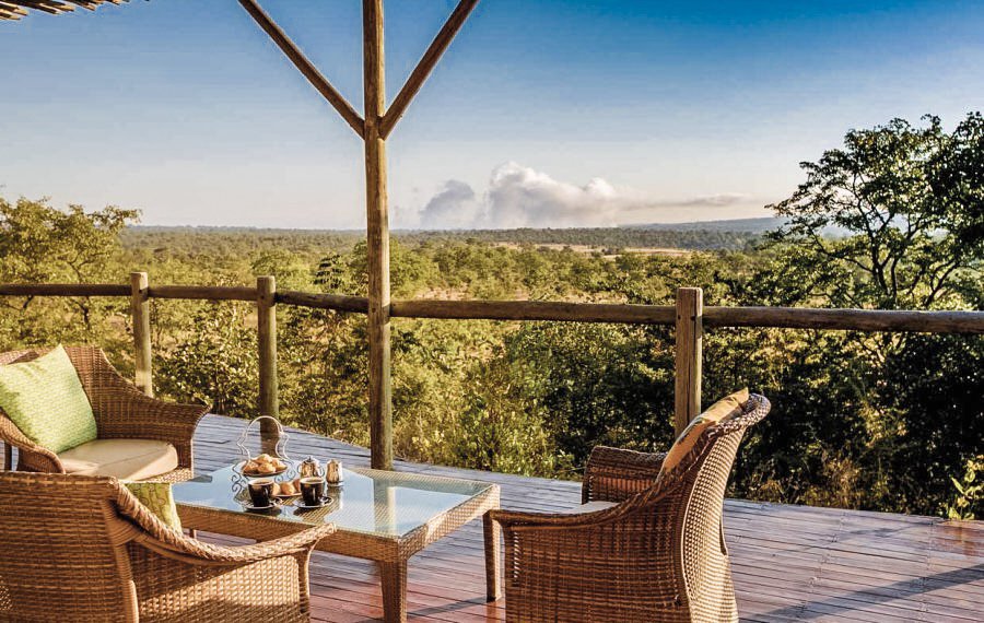 venture_far's tweet photo. Bookend Victoria Falls by starting or ending your African #safari with two nights in these incredible fully inclusive luxury lodges located close to the falls, with all its attractions and activities. #VentureFar
https://t.co/qQxnEaK2FD https://t.co/g7s5sSzgoB