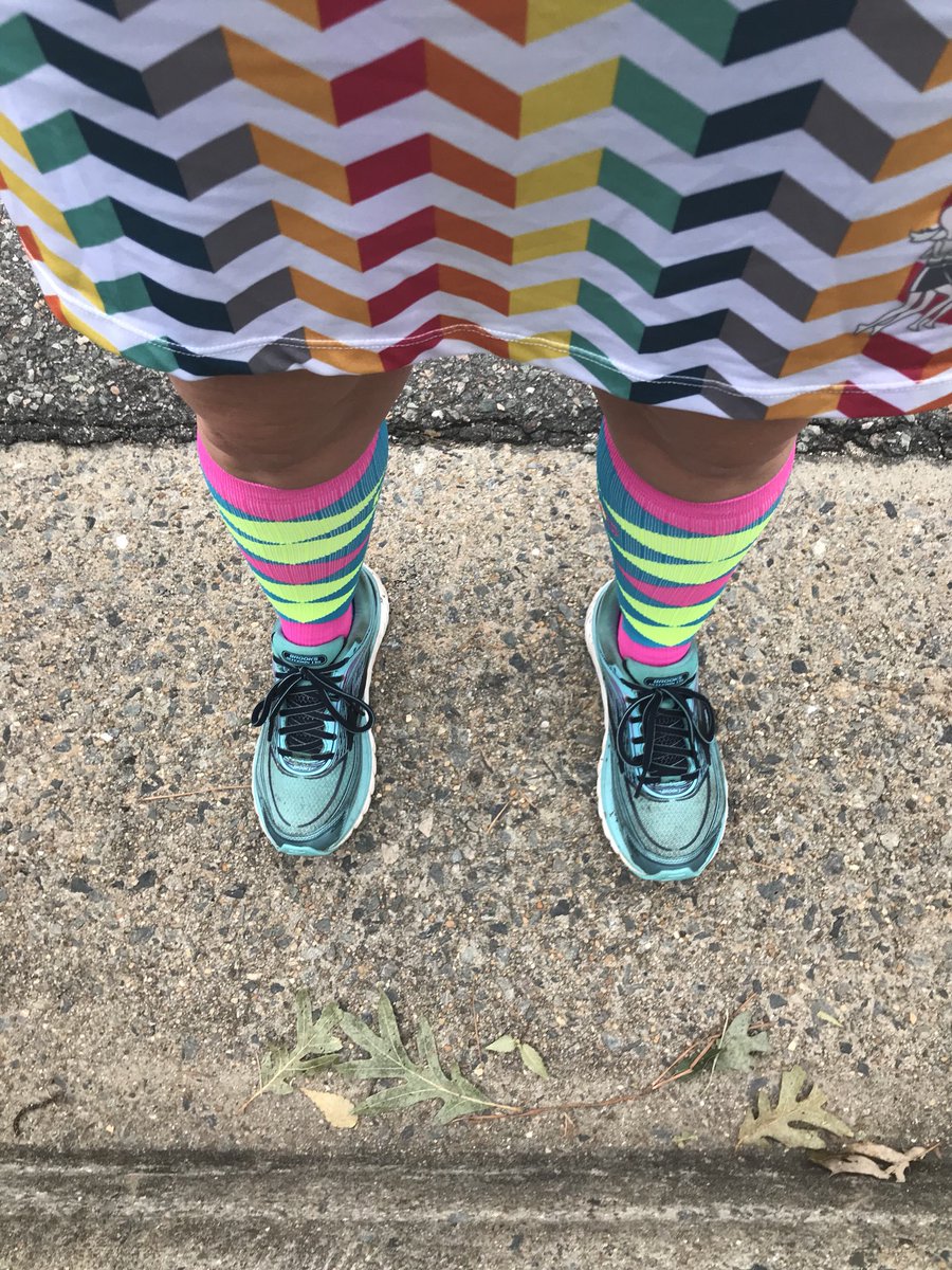 TheOtherLori's tweet photo. 15.4 miles with @AndyBCarp getting ready for #mcm & #state44 in the same weekend. Someone was dressed obnoxiously loud! ๐ #runchat #crazycolors #dontmatch https://t.co/prnQRY2Nkf