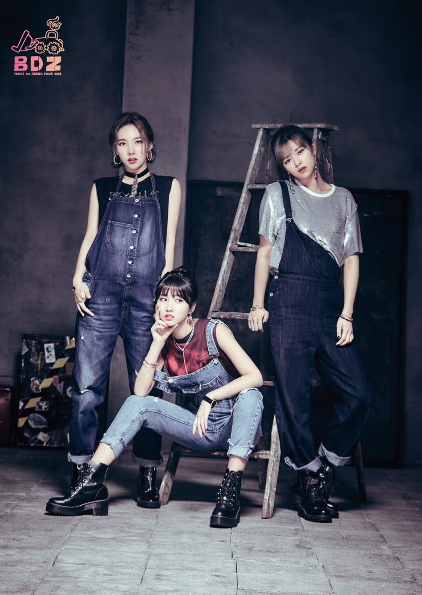 MDTwice_7's tweet photo. 深緑のシャツ着たブスおったらわしなんで気軽に声掛けてくださいね(-_^)
1人で寂しいのです(笑) https://t.co/zlMQTNoVuW