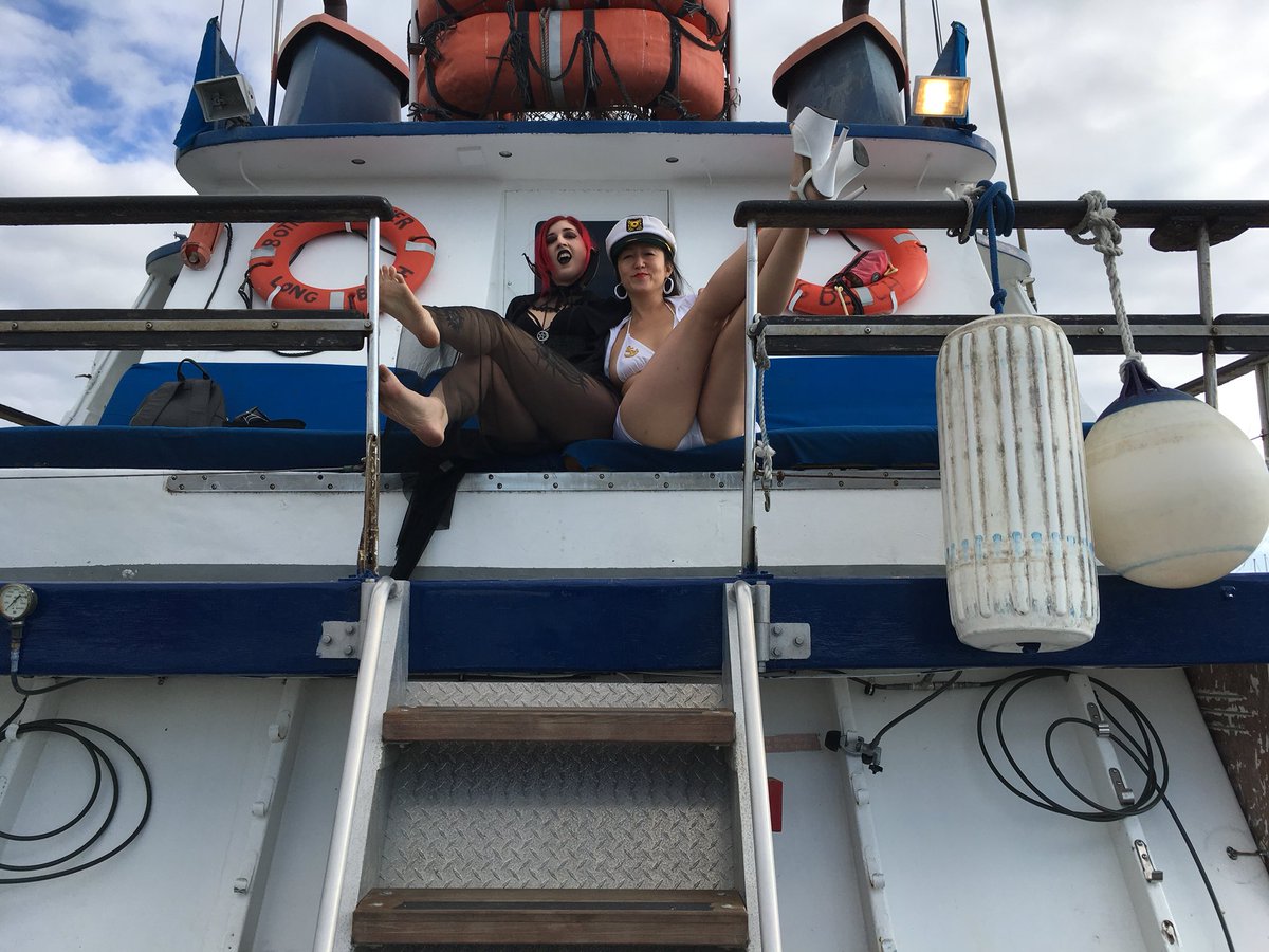 EmprssCassandra's tweet photo. What a fabulous foot party cruise! @SynfulxPleasure @fnipromotions #footnight #feet #fetishparty #footparty #kink #footmodel #footfetish #footworship #kinkyparty #cruise https://t.co/H3Sm5W2sbk