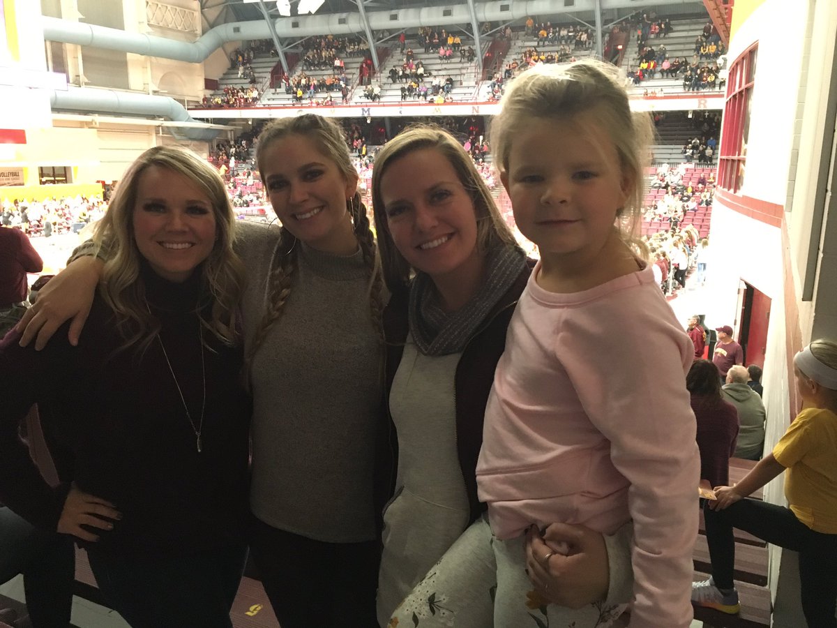 rasmu296's tweet photo. Enjoying some #Gopher volleyball tonight!! #annualgophergame #girlsweekend @GopherVBall https://t.co/dXvgWk2Jo5