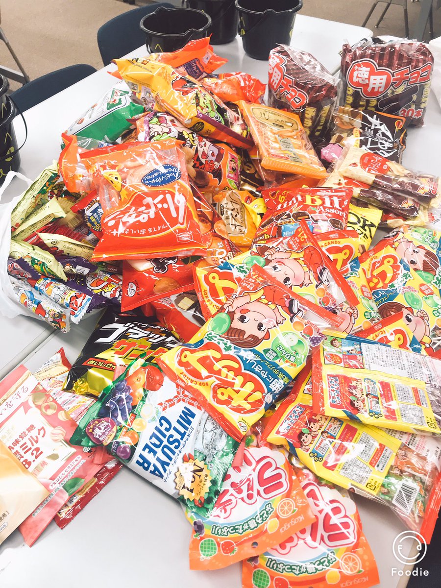 よだかのレコード公式 1公演目で配れるお菓子の量 ドラマチック謎解きゲーム タカラッシュブラックレーベル Calavera 初演は11時からです T Co Msqi5vij8h カラベラ謎 よだかのレコード 宝探し万博 T Co M2xdo4humv