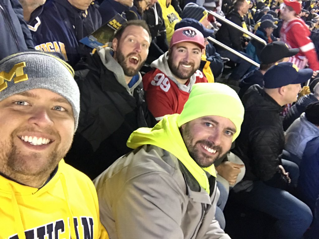 GStrykeforce's tweet photo. What up #bighouselive https://t.co/ndEPMUQvs7