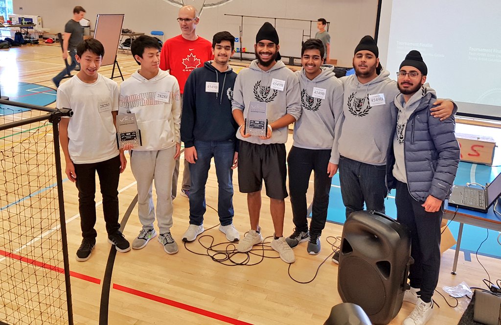 teacher_reuben's tweet photo. #envertronics 4549B has qualified for Provincials as "Tournament Finalists". They also win the  "Judges Choice" award!!

Congrats to 4549A as well for making it to the elimination round and 4549C for a successful first competition ever!
@ECSSinfo #vexrobotics #VEX https://t.co/yb3pgsizRn