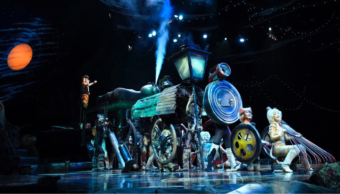 今日は #鉄道の日 なのだそう。 鉄道といえば、『キャッツ』に登場する