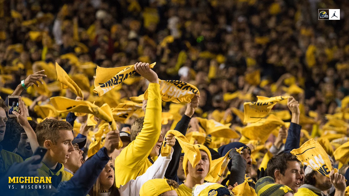 UMichFootball's tweet photo. GO! BLUE! https://t.co/HfdYPlitNZ