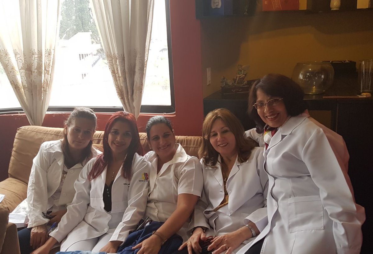 AxiniaRoque's tweet photo. #CubaCoopera
 #CubaEsSalud 
@brigadacubanae
@embacuba_ecuad
@CubacooperaCu
@DiazCanelB
El único resultado que esperamos de los pueblos del mundo es una sonrisa por la satisfacción de mejorar su calidad de vida.
BMC. Quito. https://t.co/VUHijiLu4r