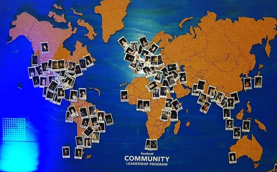 oncoayuda_ac's tweet photo. La primera generación de Líderes de #Facebook
115 personas
46 países
👏115 causas humanitarias increíbles #fclp2018 Elizabeth Lavín, Presidente Fundador de @oncoayuda_mex presente en este proyecto, representando a México https://t.co/oIQsBjA18O