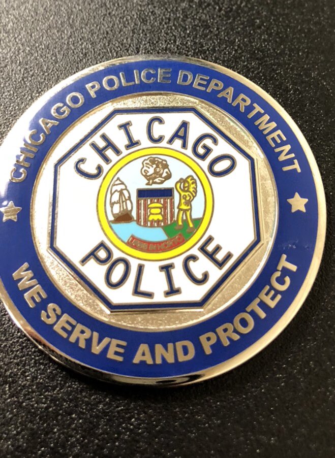 ChicagoCAPS14's tweet photo. Thanks for being on Team #9PMRoutine Shakespeare District!
🔒🏠🚗🚲
And because we have the best Twitter followers around...
(Over 100 Retweets in our 🧢 contest ⬆️ 😮 ) 
We’re going to award the hat, and a Challenge Coin too on Sunday night! https://t.co/4kfGpMhZPD