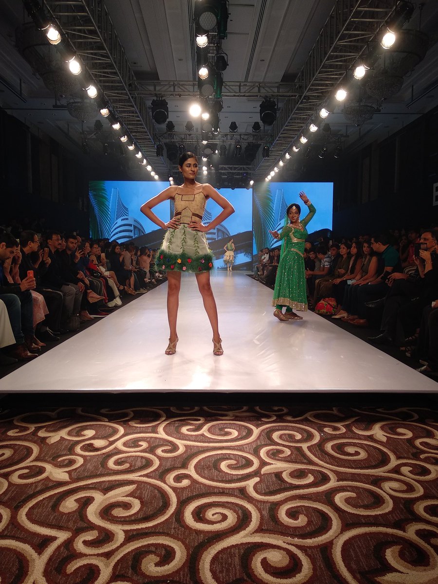 MissKyra12's tweet photo. #INIFDBandra present their collection Harit Mumbai at the #BombayTimesFashionWeek2018 @TimesFashionWk #BridalAffair https://t.co/Rv2ZVFZFxO