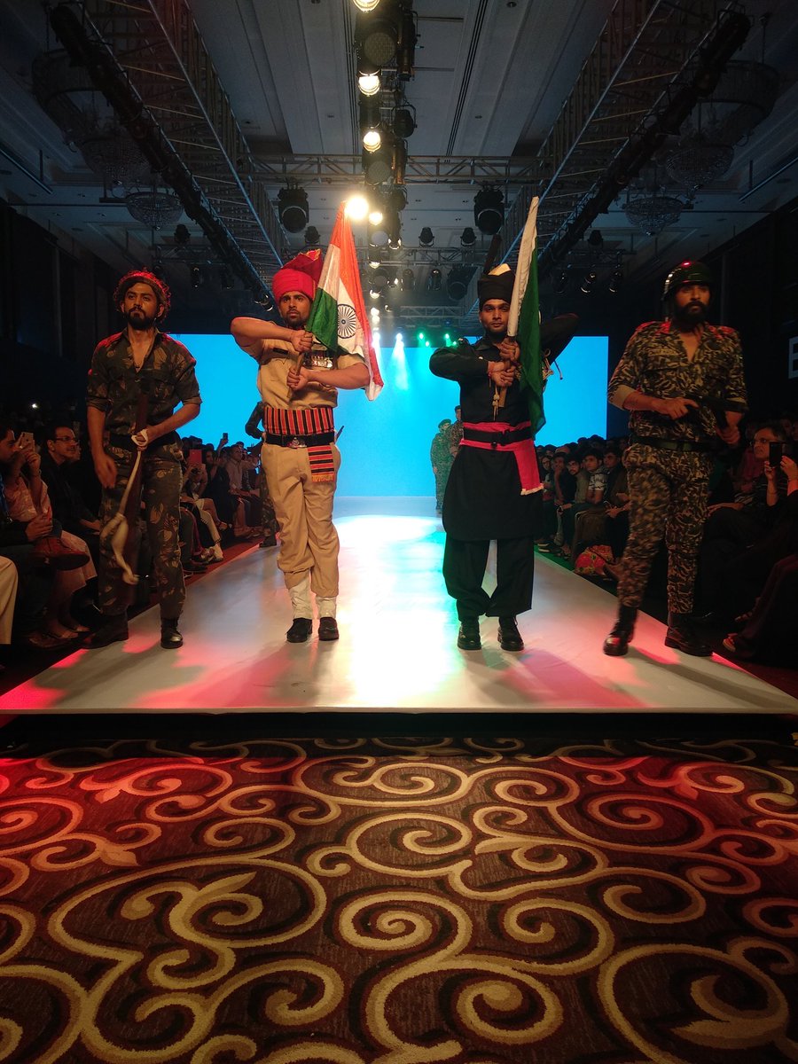 MissKyra12's tweet photo. #INIFDBandra present their collection Beyond Borders at the #BombayTimesFashionWeek2018 @TimesFashionWk #BridalAffair https://t.co/WIy2jh7l7A