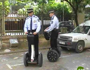 SrVendeHumo's tweet photo. @los7de90001 @CortesXavier @SolerPere @jcdeblas @policiastc @AlvaroBenejam @a_ciprian @mossos @ajsantcugat @totsantcugat @cugatcat Se montó a la @policiastc en bici, 2 días y para la foto. Se montó a la @policiastc en segway, 2 días y para la foto. Volvieron a la bici, 2 días y para la foto. Ahora los quieren montar en Dron, 2 días y para la foto, con la diferencia q esta vez le va a costar caro al ciudadano https://t.co/oIOaIOhut6