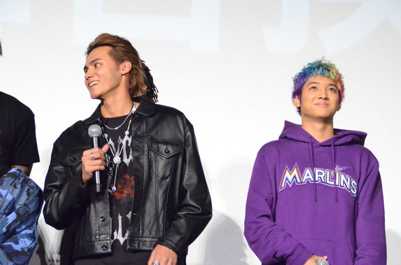 exnews24's tweet photo. 【記事】『HiGH&amp;LOW』シリーズ、今後「次世代に」 龍＆鈴木昂秀が鬼邪高裏話も

山下から「ハワイのかき氷みたい」と髪型をいじられていた鈴木も「鬼邪高のメンバーの皆さんとかとスケジュール立てていて」と話し始めるが……

https://t.co/sLvkEpAroO https://t.co/jlCB1Rk6et