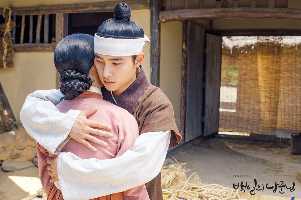 CJnDrama's tweet photo. 홍심이의 고백에 말 없이 안아주는 원득이 😢

#tvN #월화드라마 #백일의낭군님
매주 [월화] 밤 9시 30분 방송 https://t.co/Y2sy6JLh1k