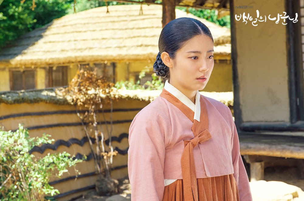 CJnDrama's tweet photo. 홍심이의 고백에 말 없이 안아주는 원득이 😢

#tvN #월화드라마 #백일의낭군님
매주 [월화] 밤 9시 30분 방송 https://t.co/Y2sy6JLh1k