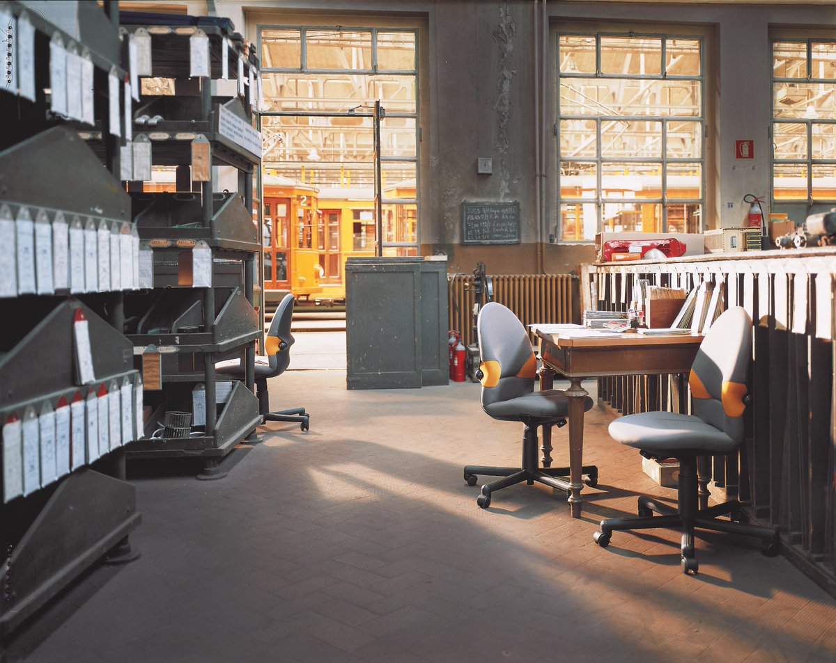Vitra and office seating: In 1984, Vitra launches Persona, developed in collaboration with Mario Bellini.  vitra.com/orgatec #vitra #orgatec #orgatec2018 #WORK