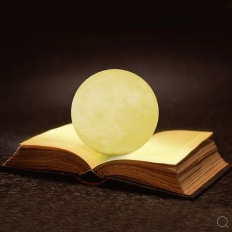 TheGearbest's tweet photo. 😍 This #romantic #moon-shaped #lamp for the bedroom will make nice and unusual gift that should suit everyone. Has adjustable color temperature.
🤑 Only $16.99 with free shipping worldwide at #GearBest: https://t.co/b0m5UIf7iG https://t.co/zGJ4lVsddh