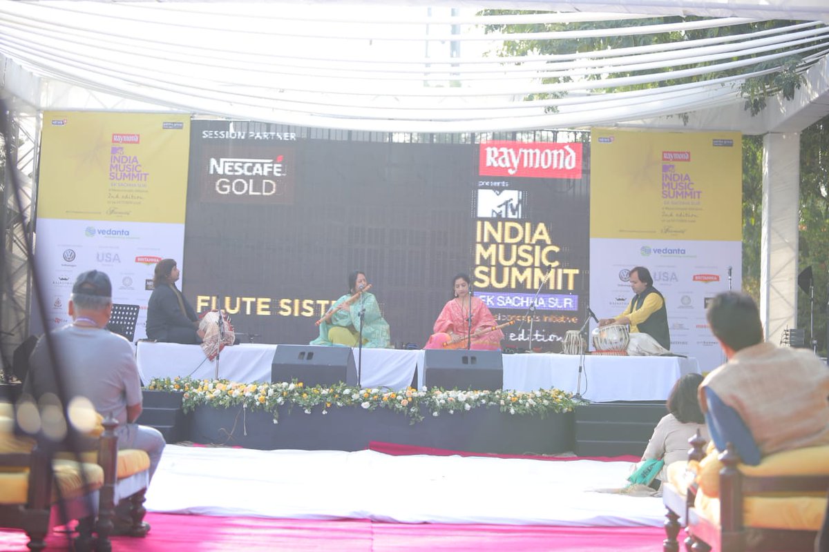 IndMusicSummit's tweet photo. Flute sisters Suchismita  @Suchismitaflute and Debopriya Chatterjee @Debopriya10 captivate the audience with “Blowing in the Wind”, their delightful performance at #MTVIndiaMusicSummit2018, brought to you this morning by @NESCAFEIndia

@TheRaymondLtd
@VisitTheUSA
@volkswagenindia https://t.co/TtL7m947g3