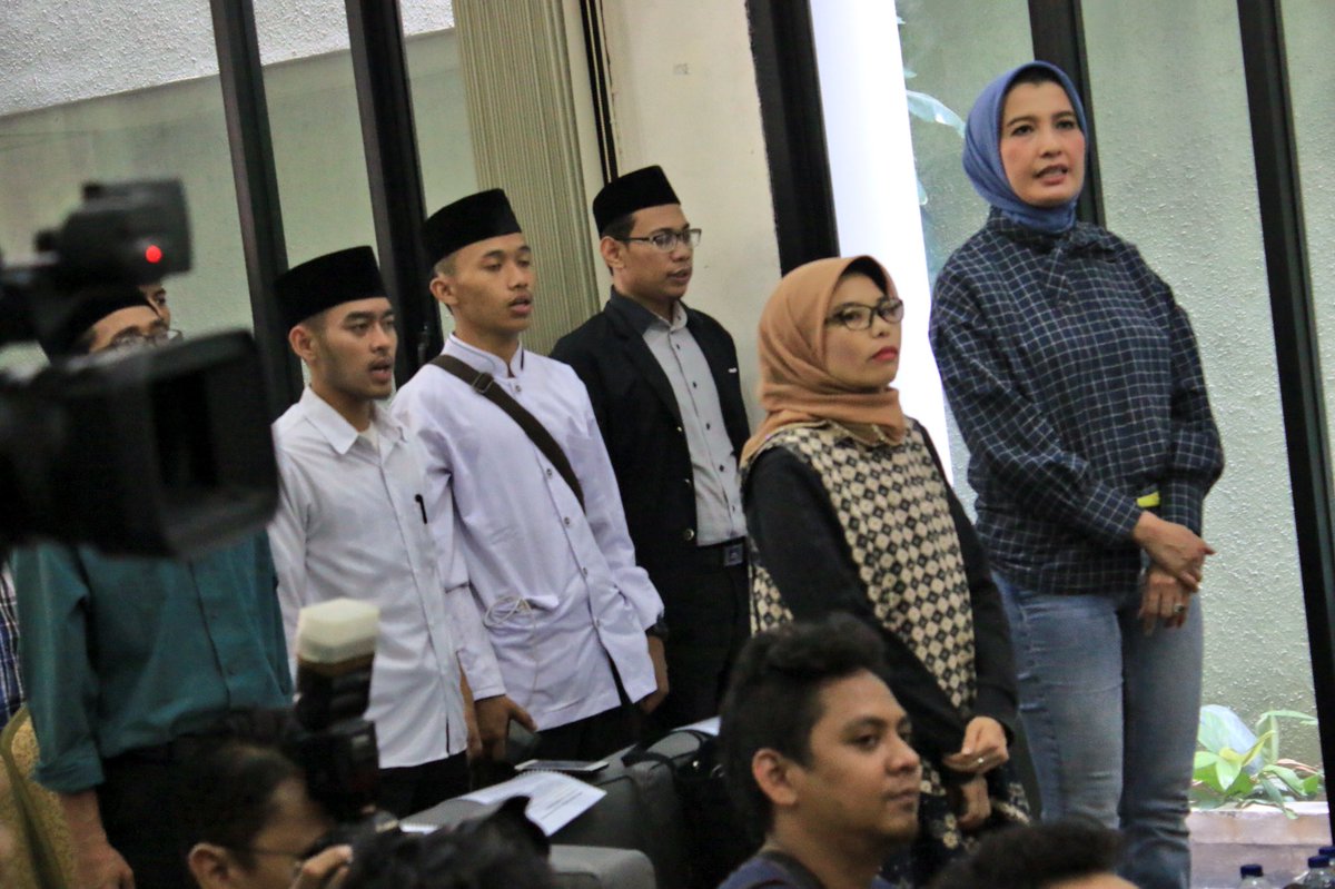 PKBTV's tweet photo. Panglima Santri-Ketua Umum DPP PKB @cakimiNOW menghadiri Launching #MusabaqahKitabKuningPKB yang diselenggarakan di kantor DPP PKB, Jakarta bersama Syekh @KHMLuqman @Jazilul_Fawaid https://t.co/XDZnVRw8Ic