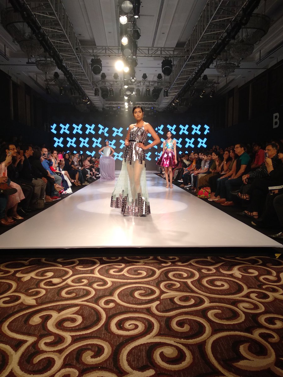 MissKyra12's tweet photo. #INIFDBandra present their collection GEOMETRY at the #BombayTimesFashionWeek2018 @TimesFashionWk https://t.co/76FDhx8Mba