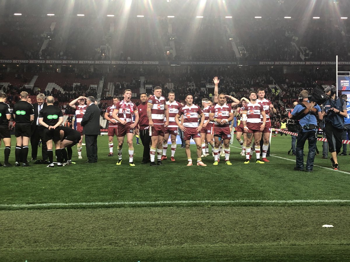 Armandine86's tweet photo. What a final! What a day/night! Well done my boys, Grand Final Winners 2018 โค๏ธ๐๐โช๏ธ๐โช๏ธ @WiganWarriorsRL #GrandFinal2018 #SuperLeagueGrandFinal #WIGvWAR #cherryandwhite #itsinourblood #WiganWarriors #novoice https://t.co/50uBFgvnwk