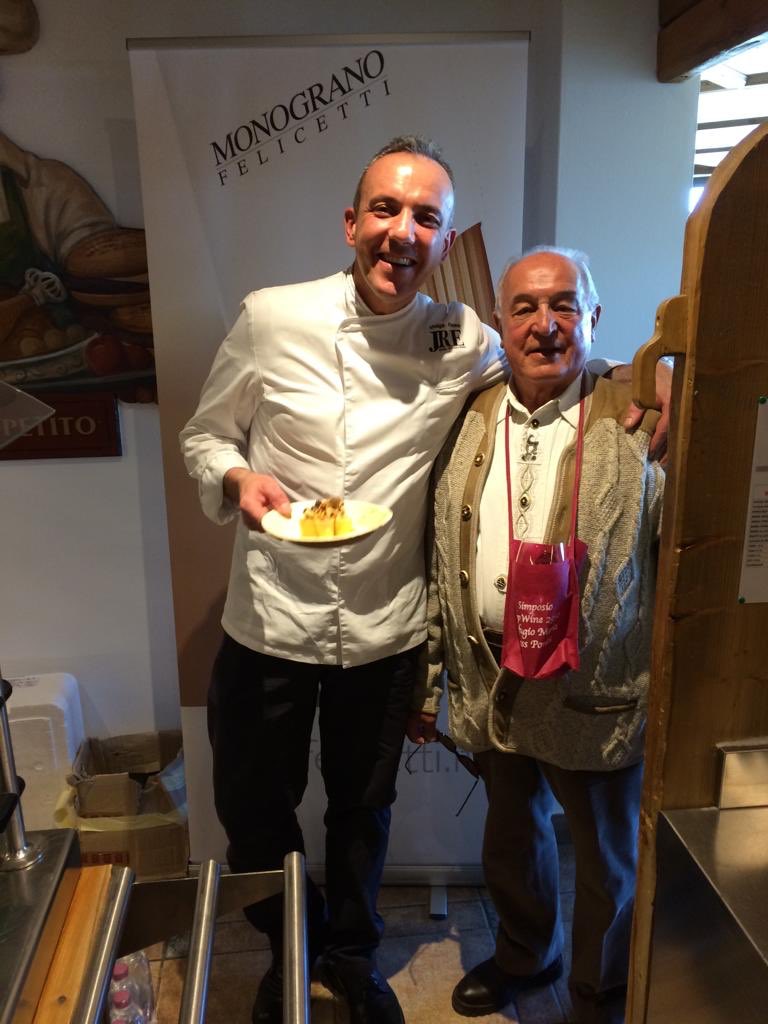 Pasta_Felicetti's tweet photo. Ieri al Rifugio Maria sul Sass Pordoi si è tenuto il simposio, la degustazione di vini più alta del mondo, sulle Dolomiti a 2950 mt! E noi eravamo presenti, e anche Valentino Felicetti. 
Grazie Paolo Donei ( Rist. Malga Panna) #topwinesasspordoi #topwine https://t.co/Lx1M1gtGuZ