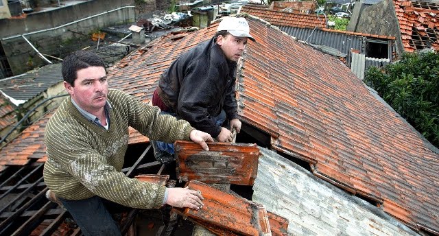 L'uragano Leslie, degradato a tempesta, investe il Portogallo: 15 mila abitazioni senza luce