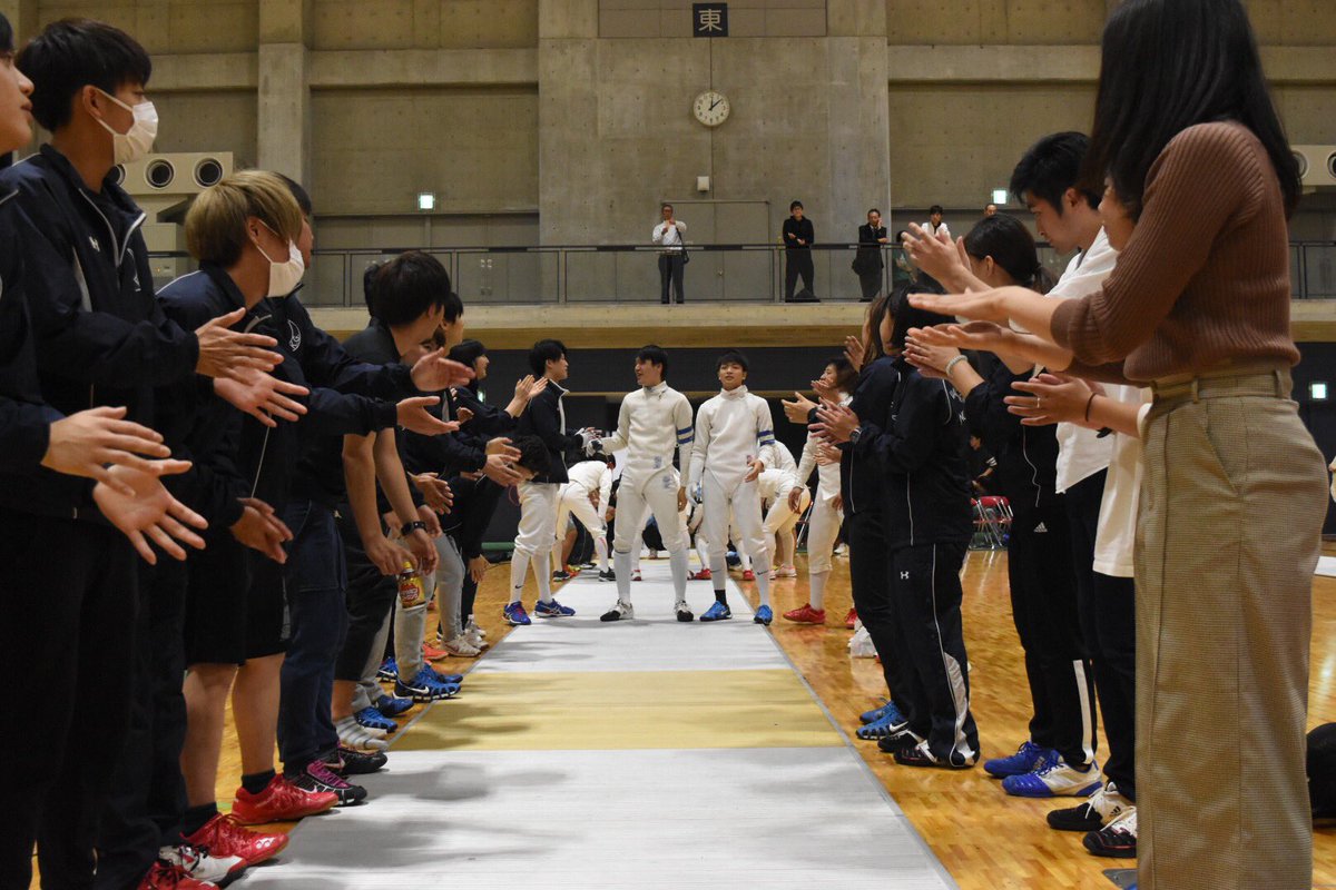 【フェンシング部】第６８回関西学生フェンシング選手権大会／最終日／於・京都府大山崎町体育館／男子エペ団体戦／３回戦／対朝日大／試合開始

男子エペはシードのため、３回戦進出です。ただいまから試合開始です！