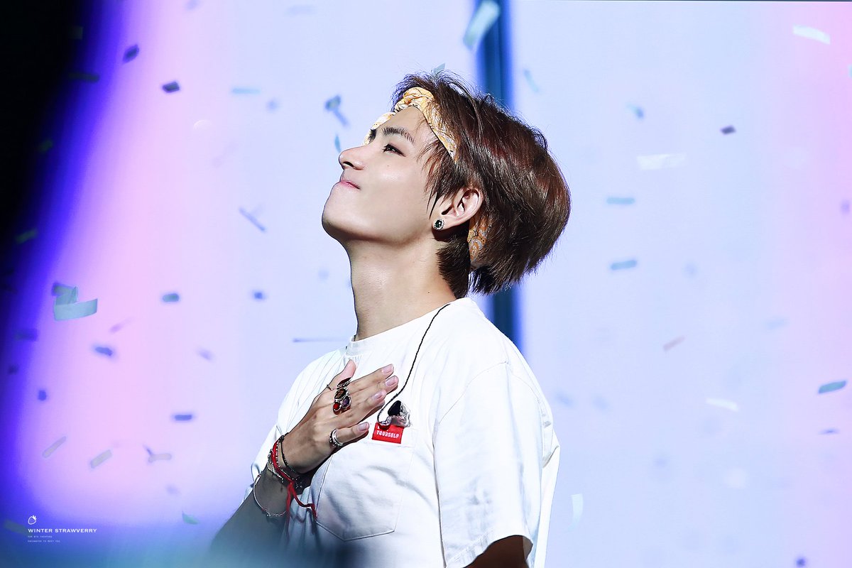 winterVerry1230's tweet photo. ❄🍓181013  #태형 #뷔 #태태 #방탄소년단 @BTS_twt we all purple you 💜 https://t.co/VFyvab6Oxo