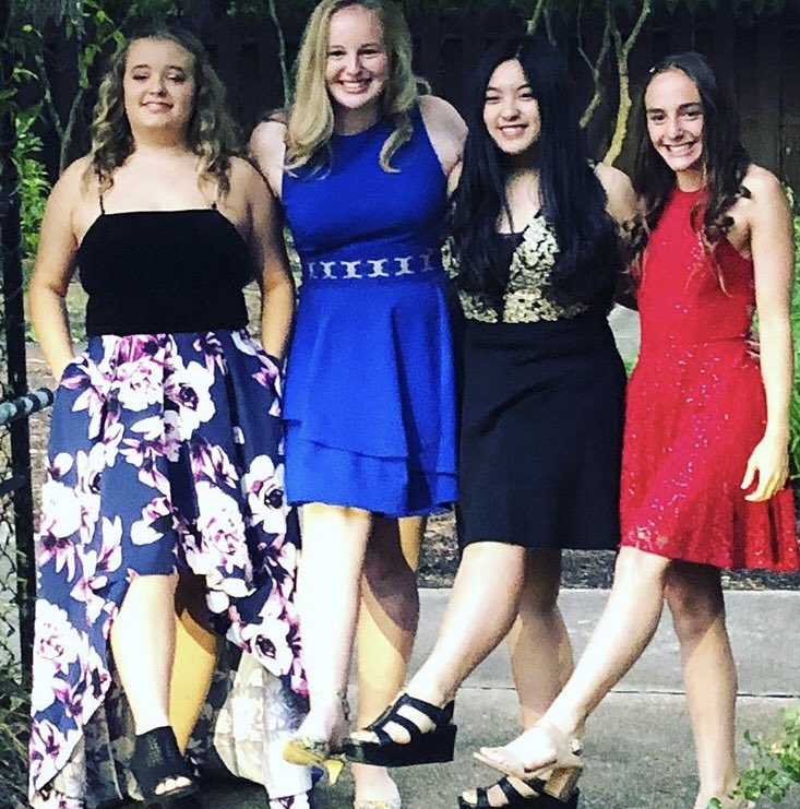 mozingo_grace's tweet photo. Had a great first Homecoming with these beautiful ladies love yalll https://t.co/oHE3OTqxHx