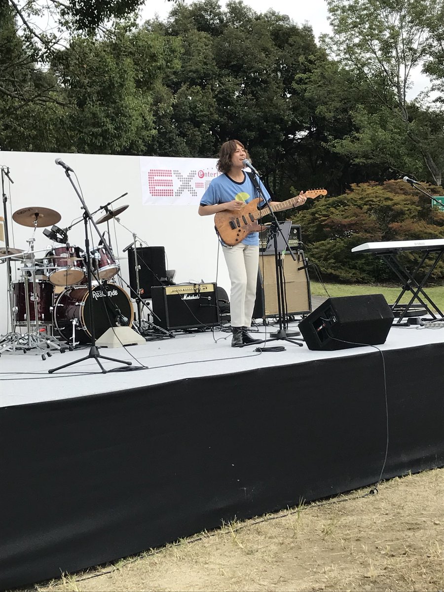 mog2staff's tweet photo. オープニングアクト2組目
ギタリストたくちゃんです！！！！ https://t.co/sSprpOjKKn