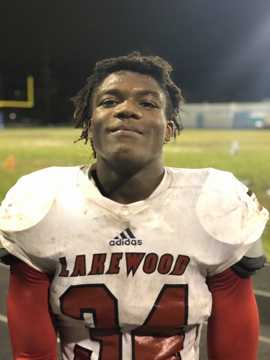 562sports's tweet photo. FINAL: Lakewood 34, Compton 7. These guys combined for the game breaker. Huge win for the Lancers https://t.co/26OFIRz29l