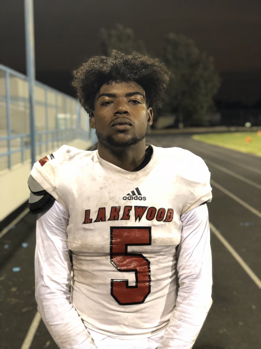562sports's tweet photo. FINAL: Lakewood 34, Compton 7. These guys combined for the game breaker. Huge win for the Lancers https://t.co/26OFIRz29l